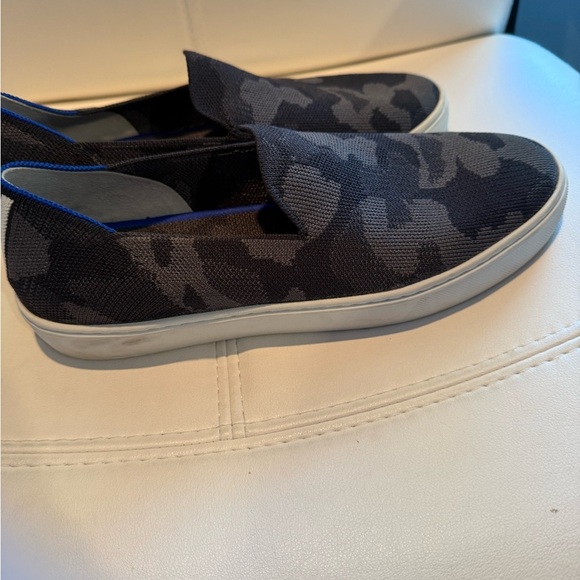 Rothy’s Gray Camo Sneakers Size 8.5 - Picture 3 of 6
